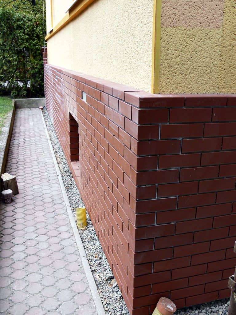 Cementová deska Aquapanel Outdoor pro konstrukci provětrávaného soklu