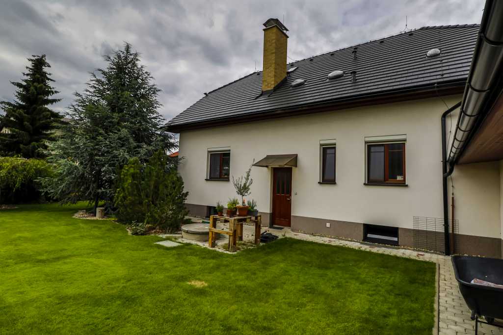 světlovody LIGHTWAY na střeše rodinného domu