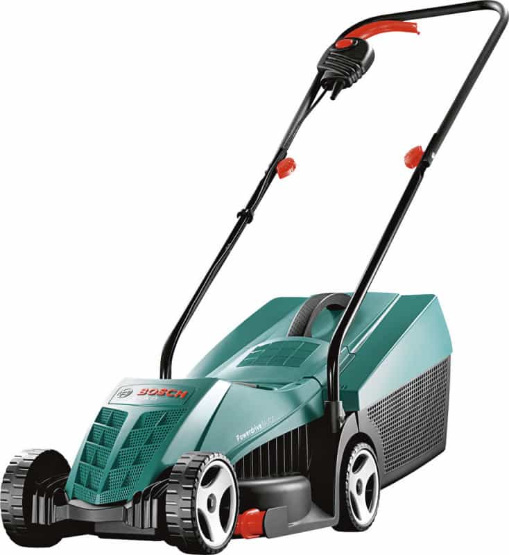 Poloprofesionální elektrická sekačka Bosch Rotak 32 s elektromotorem Powerdrive o síle 1200 W zvládne i kosení ve vysoké trávě, cena 2 190 Kč (HORNBACH)