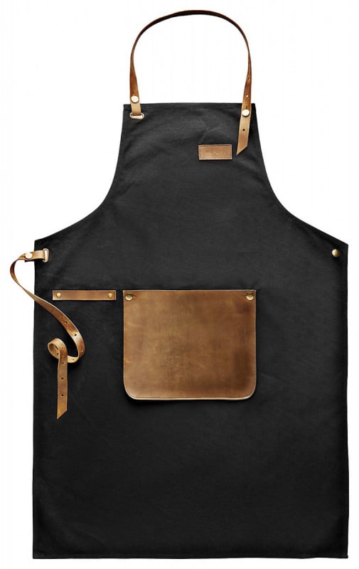 Zástěra (Eva Solo), Tools Design, plátno/kůže, délka 98 cm, cena 2 079 Kč, www.kulina.cz
