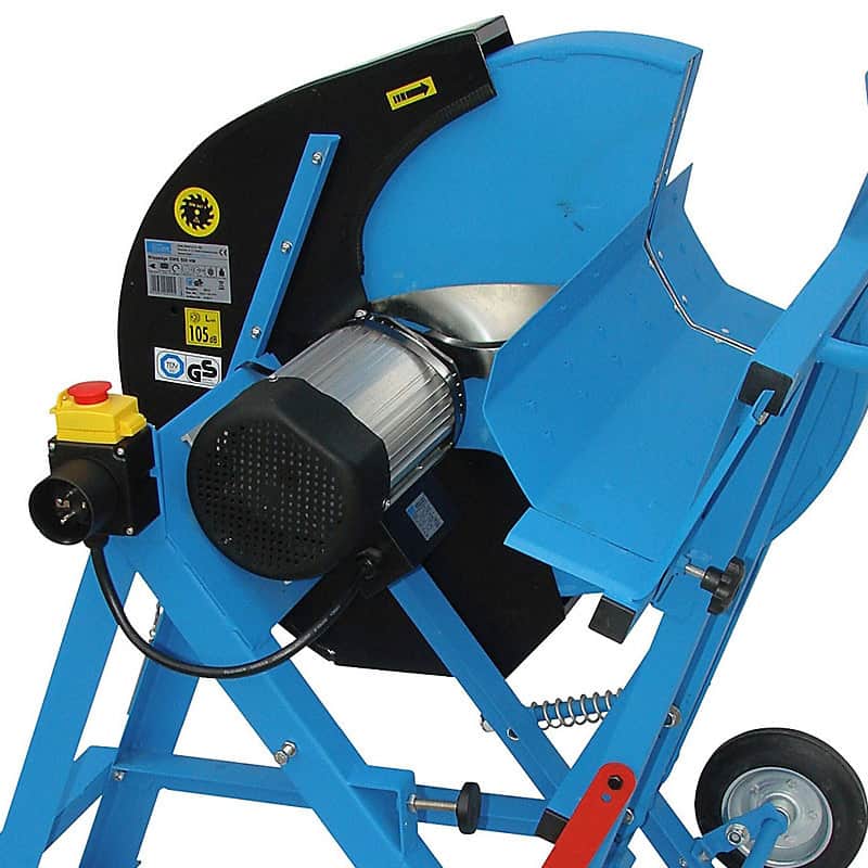 Kolébková pila Einhell BT-LC 700 D je určena pro řezání polen do průměru max. 270 mm při otáčivém řezu (HORNBACH)