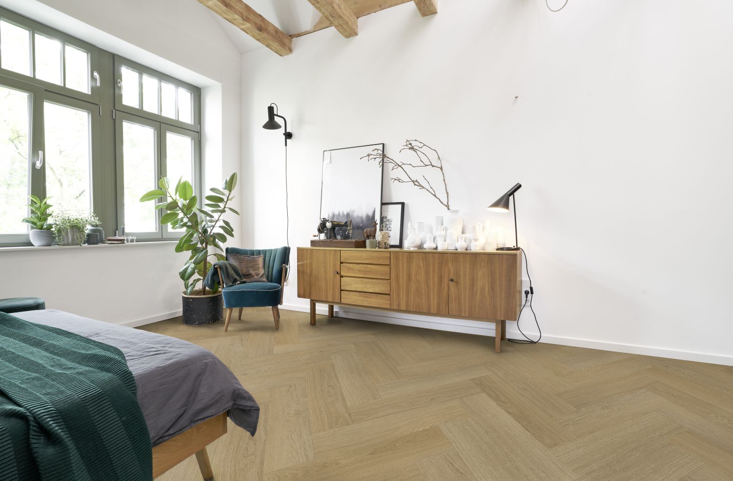 KPP X-CLUSIVE HERRINGBONE Dub Cannes - Slunečný, světlý a středomořský: Dub Cannes dodává místnostem vzdušnou eleganci s nádechem jižanského klidu. Ideální pro světlé, útulné designy pokojů.