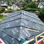 Pro část střechy s nejnižším sklonem v návaznosti na typ použité krytiny musela být realizována nejpřísnější třída těsnosti 1