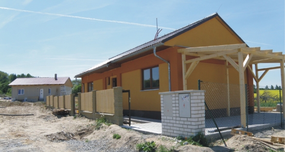 Projektanti připraví studii rodinného domu „na klíč all inclusive" dle požadavků klienta a na konkrétní pozemek. Projektanti připraví studii rodinného domu „na klíč all inclusive" dle požadavků klienta a na konkrétní pozemek.
