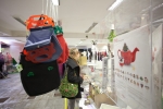 Dostanou tradičně prostor i mladí designéři, kteří nemají ucelenou kolekci. Dostanou tradičně prostor i mladí designéři, kteří nemají ucelenou kolekci.