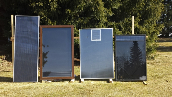 Testované panely zleva: SolarVenti SV14, Solfresch 45, panel RMS CLASSIC 1 005 x 1 505 a SHV panel Base L Solarheatventi CZ. Pro relevantnost měření vybral testující panely s podobně velkou osvitovou plochou. Testované panely zleva: SolarVenti SV14, Solfresch 45, panel RMS CLASSIC 1 005 x 1 505 a SHV panel Base L Solarheatventi CZ. Pro relevantnost měření vybral testující panely s podobně velkou osvitovou plochou.